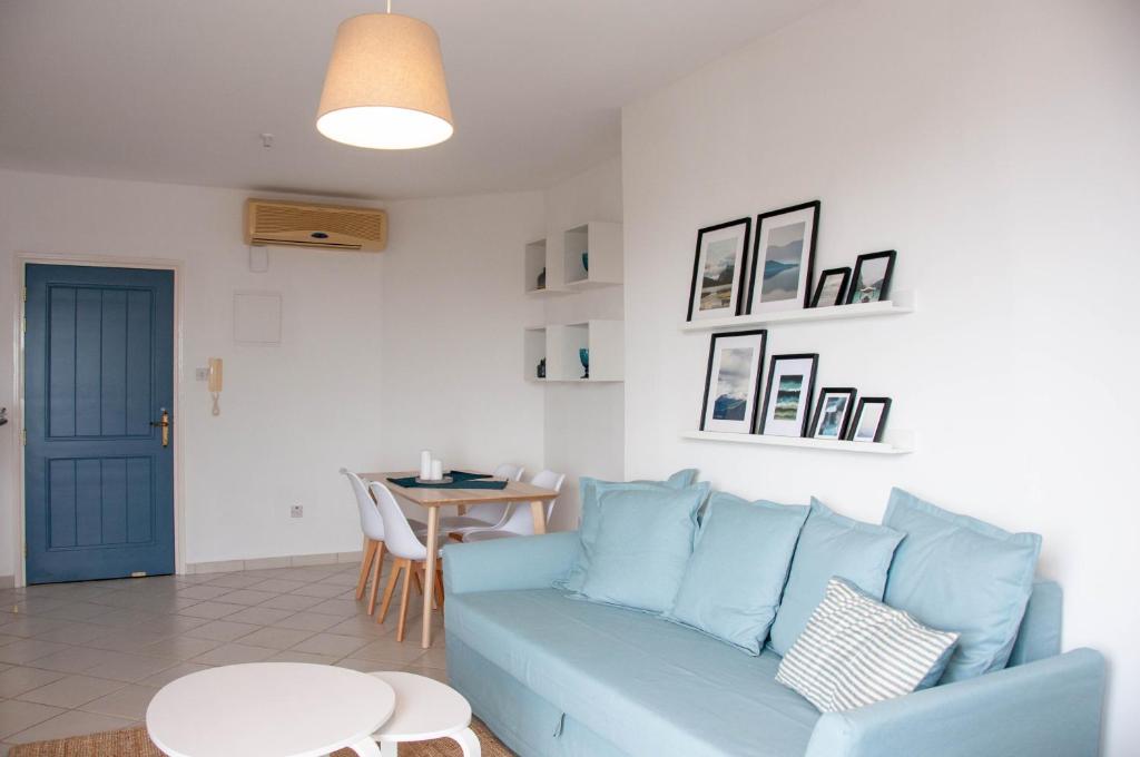 Posezení v ubytování H&O Best Apt In Paphos!