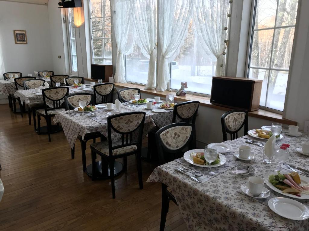 Restaurace v ubytování Petit Hotel Kurumi to Milk