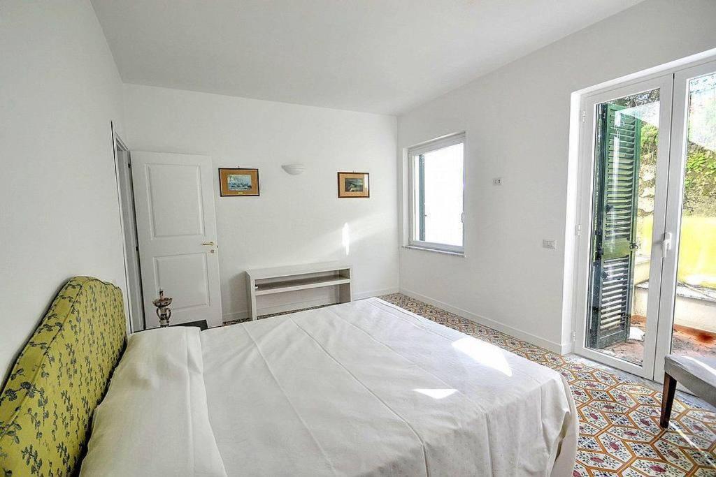 A bed or beds in a room at CASA LONE
