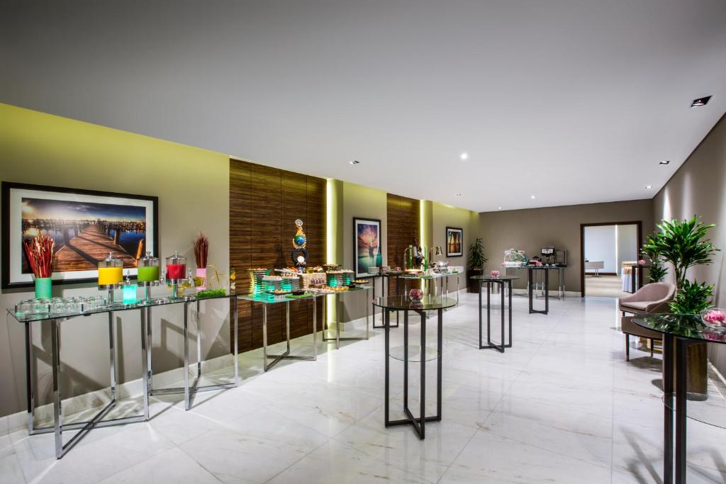 The Tower Plaza Hotel Dubai - Resim 44