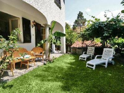 Vonkajšia záhrada v ubytovaní CASA ISA