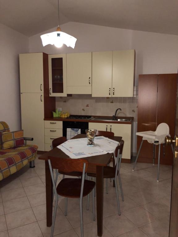 A kitchen or kitchenette at Ester