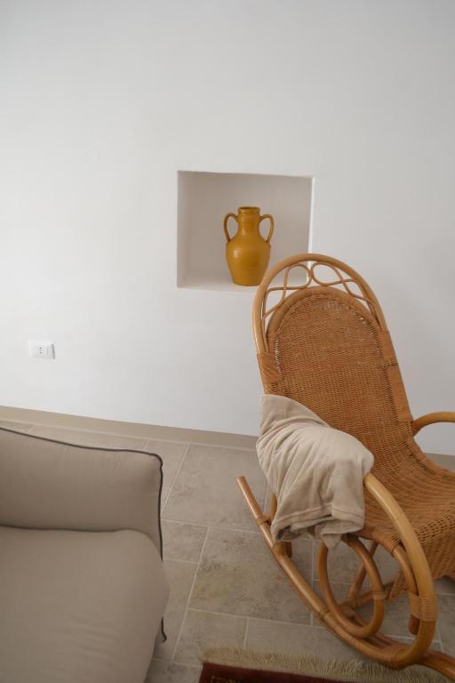 A seating area at I trulli del fattore
