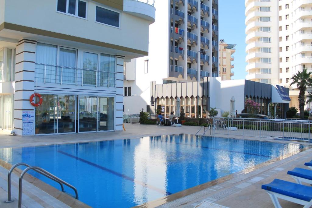Bazén v ubytování Olbia Residence Hotel nebo v jeho okolí