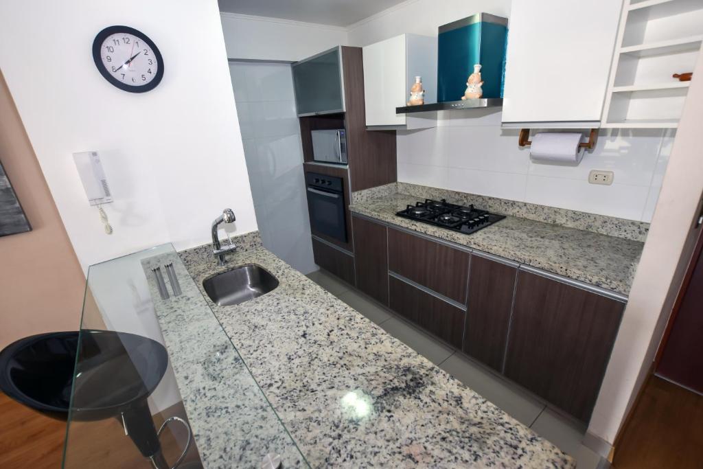 Miraflores Apartments 570 Pardo Ave by Private Host - Deluxe Apartment