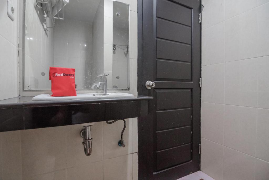 RedDoorz Syariah near Jamtos Jambi - Doppelzimmer