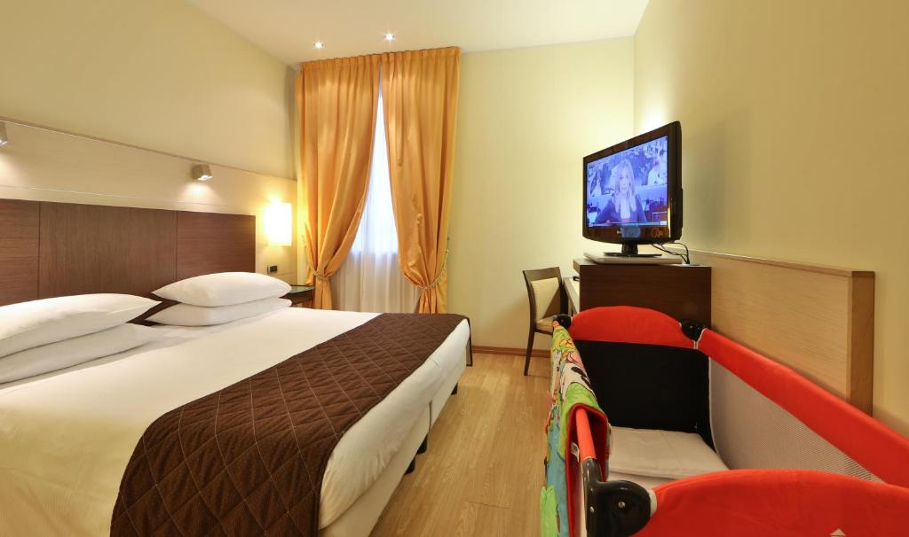 Hotel Master - Chambre Familiale Avec Salle De Bain