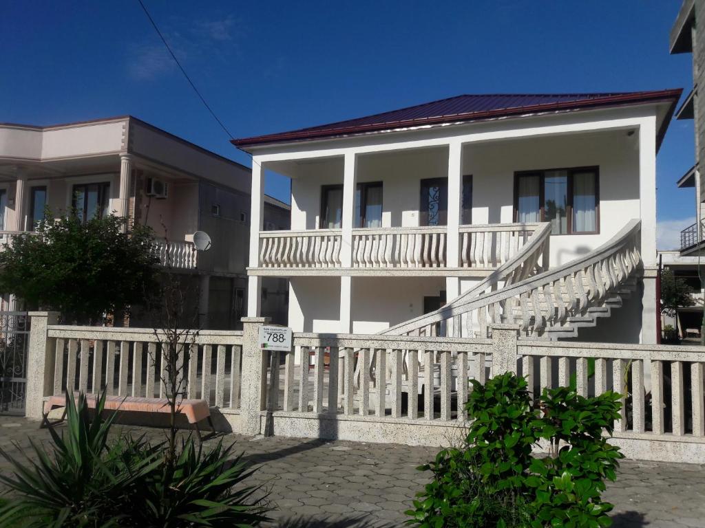 Balkón nebo terasa v ubytování Guest House KOBULETI #788