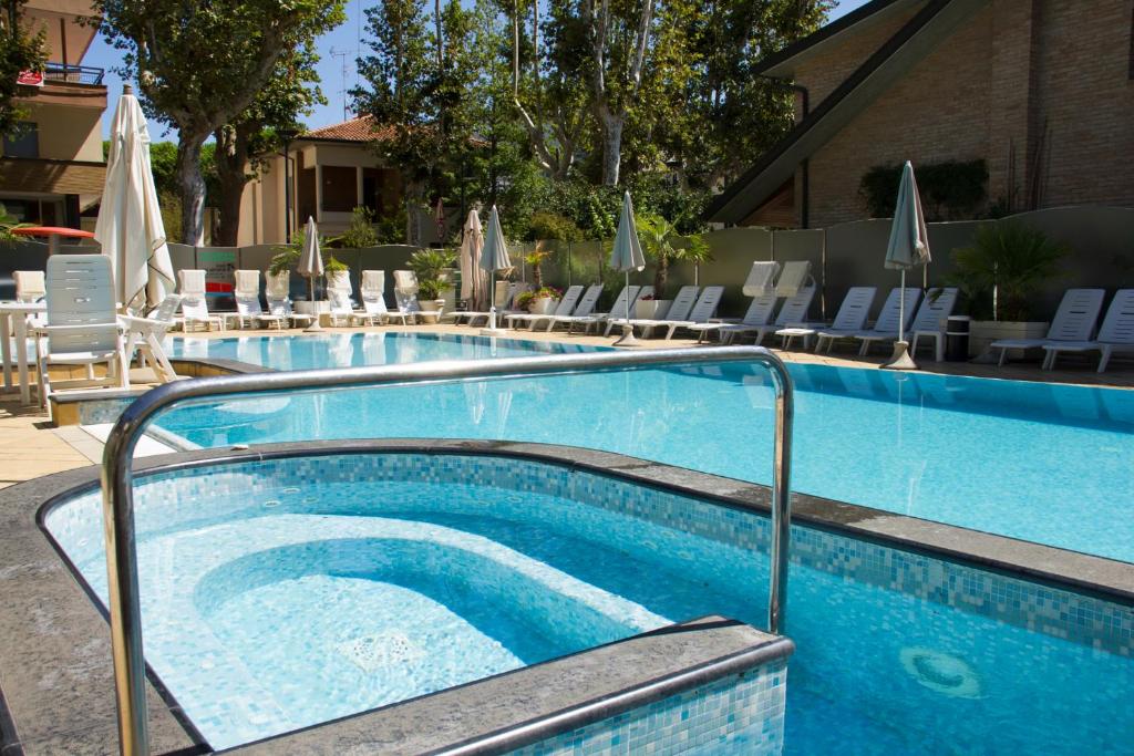 Bazén v ubytování Hotel Rosenblatt nebo v jeho okolí