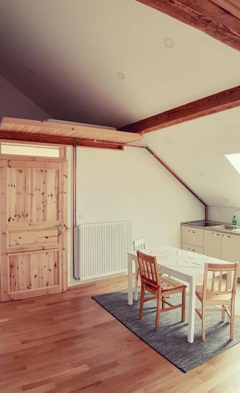 Fotografie z fotogalerie ubytování Prenočišča Angelin hram, Tiny Apartments v destinaci Markovec