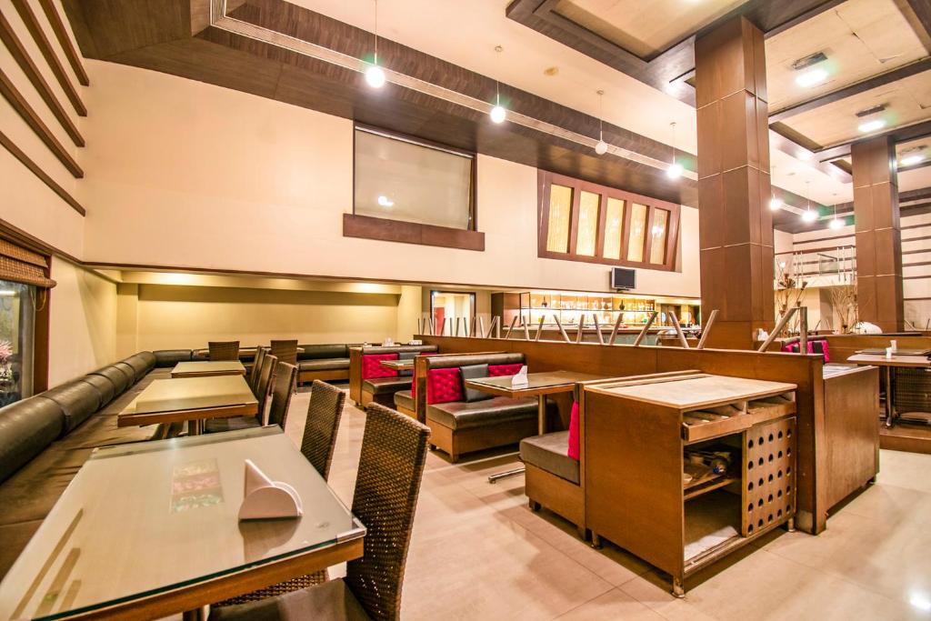 Restaurace v ubytování Hotel Sadanand Regency
