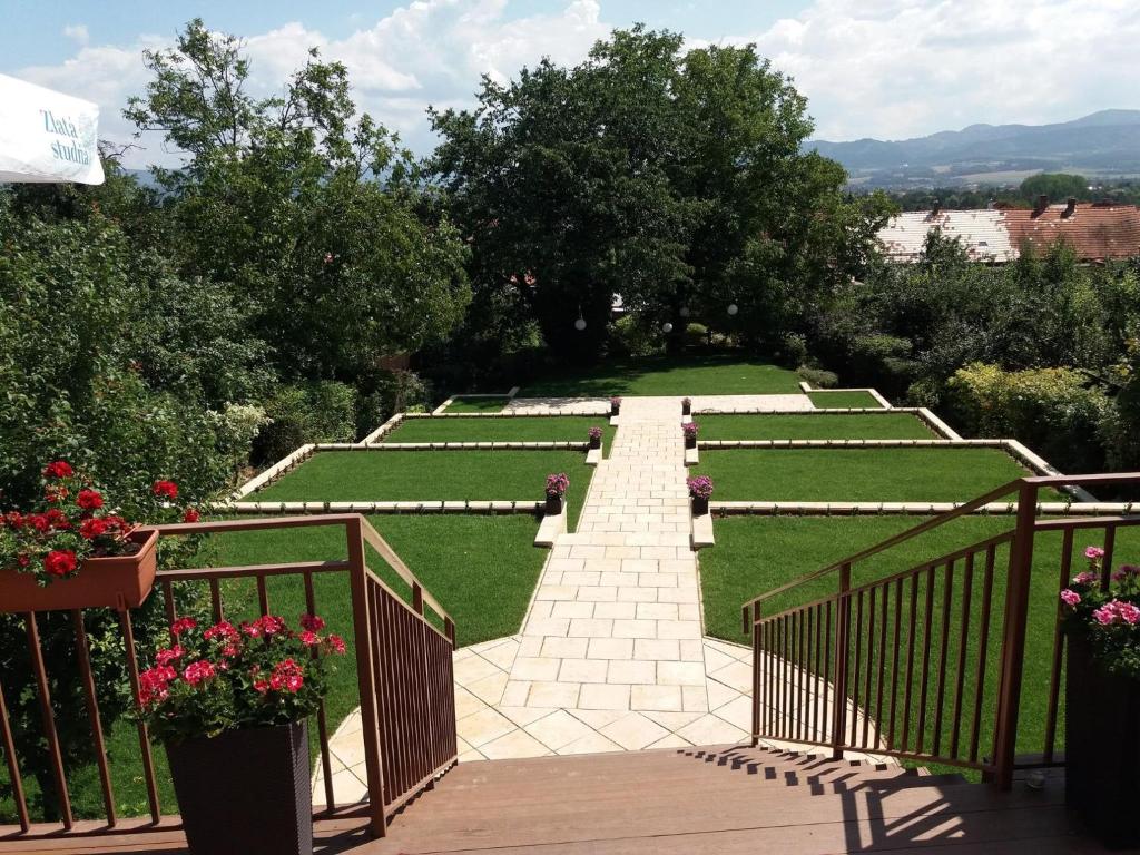 Zahrada ubytování Hotel BELASSI