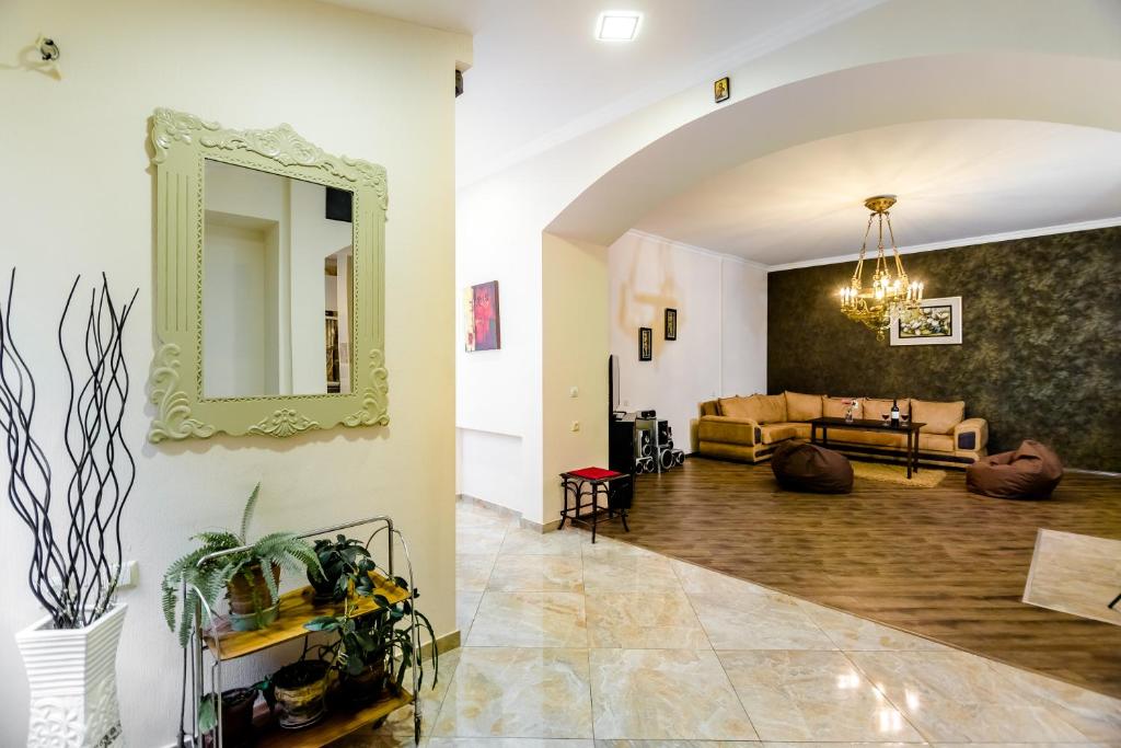 Comfortable House on Marjanishvili - Two-Bedroom Apartment