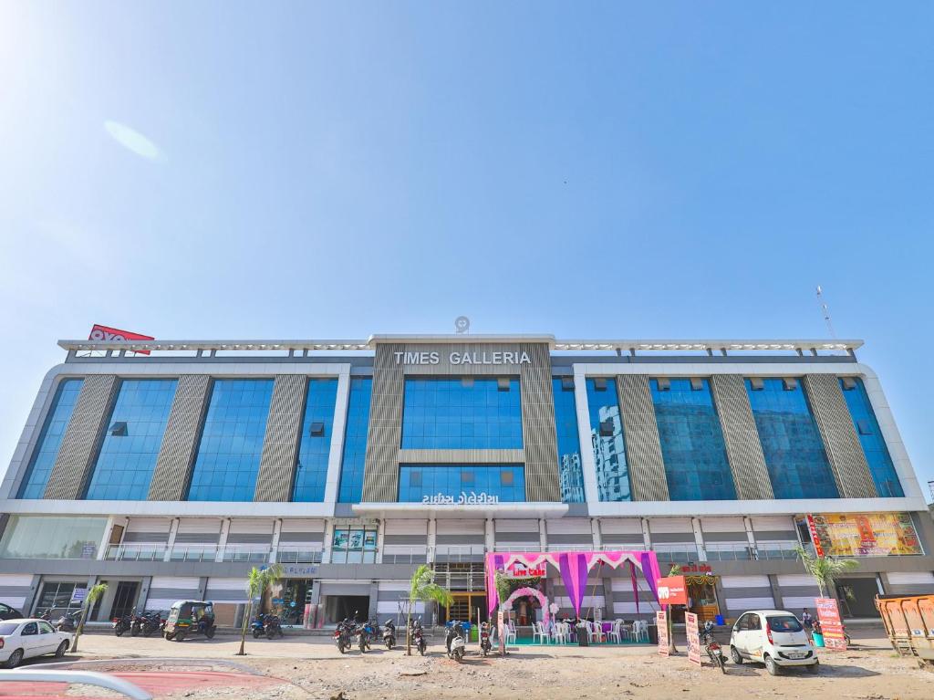 Hotel Blue Orchid, Surat, India Hotel Blue Orchid, Surat, India