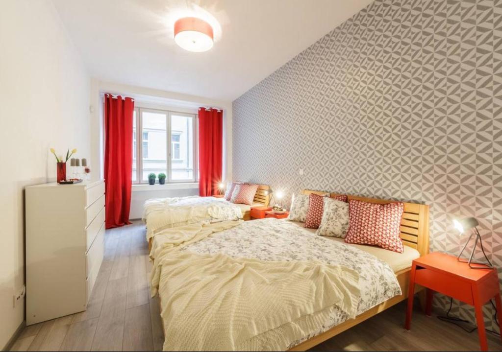 Central Prague Crown Apartments - 19