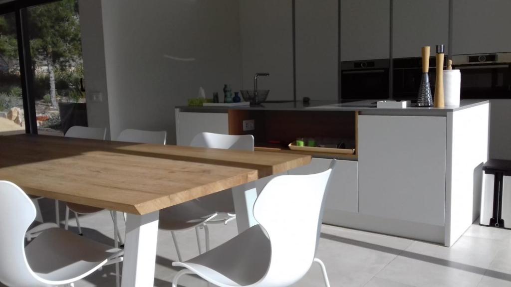 A kitchen or kitchenette at Villa las Colinas Golf Resort