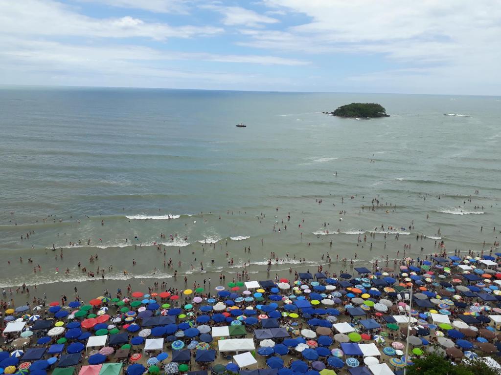  Quatro suites frente mar .