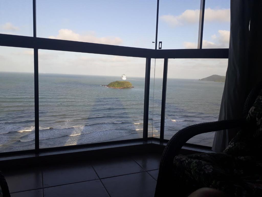  Quatro suites frente mar .