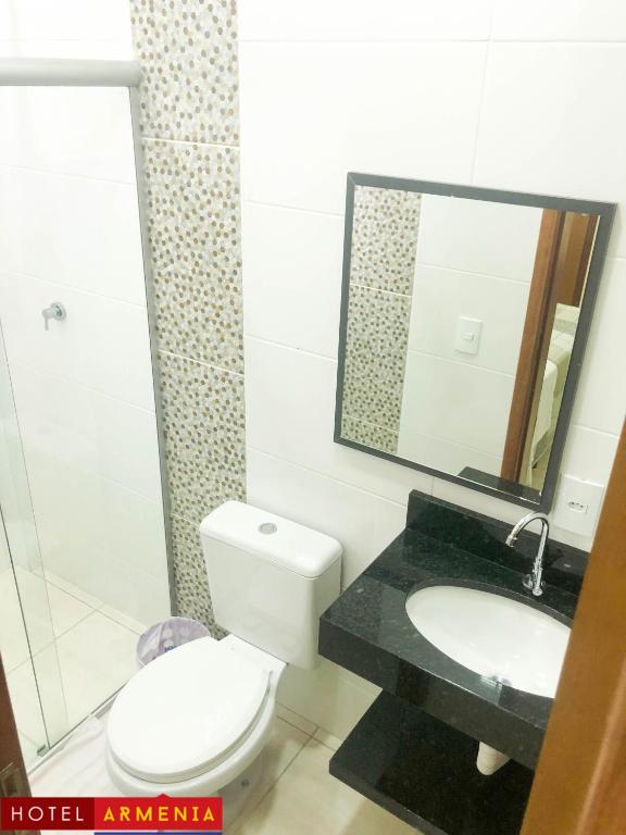 Koupelna v ubytování Hotel Armenia