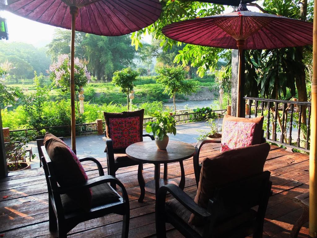 Zahrada ubytování Baantawan Guesthouse Pai