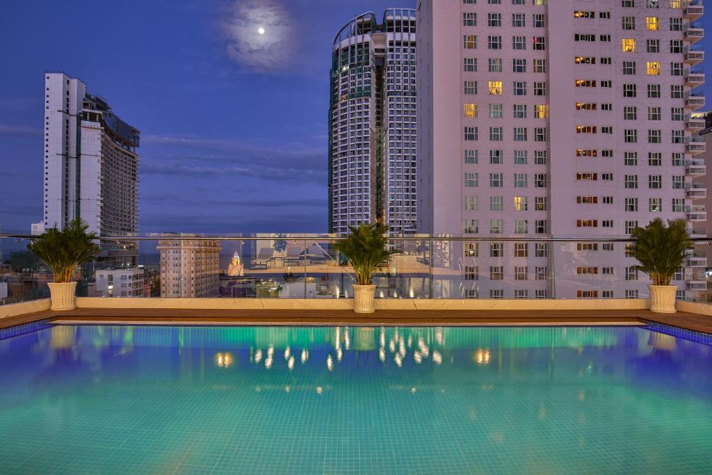 Bazén v ubytování Sata Hotel nebo v jeho okolí
