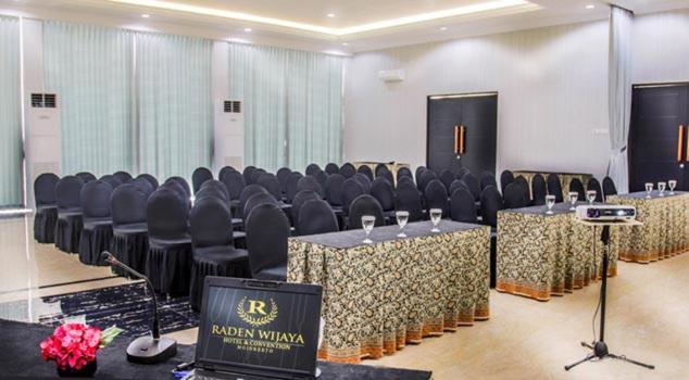Konferenční prostory v ubytování Raden Wijaya Hotel & Convention