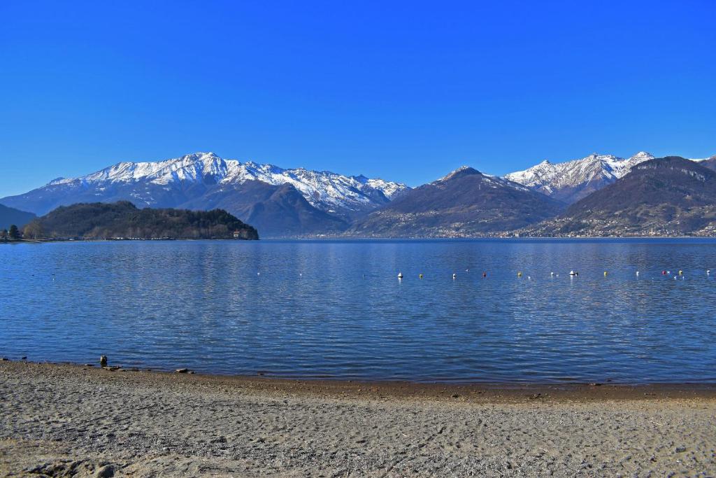 Residence Lake Como - 庭の景色を望むアパート
