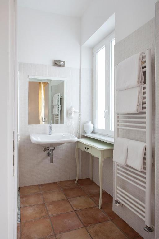 A bathroom at Locanda San Giorgio
