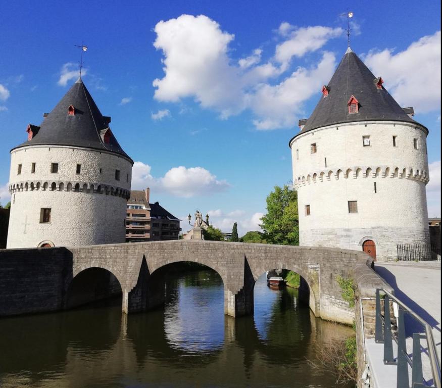 Výhled na řeku, která protéká v blízkosti bed and breakfast