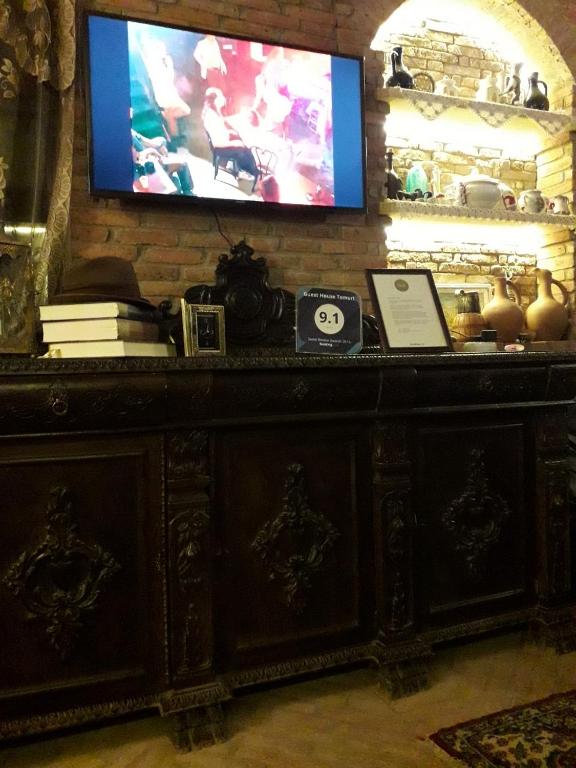 TV a/nebo společenská místnost v ubytování Guest House Temuri