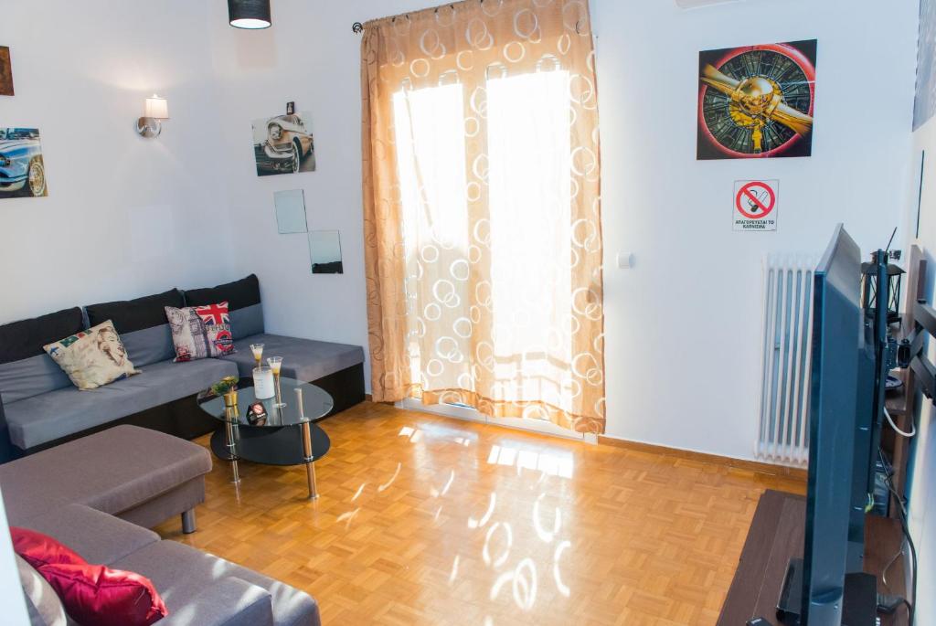 TV a/nebo společenská místnost v ubytování Lianos Apartments Business Class A