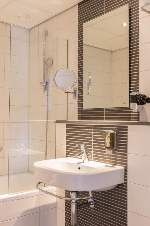 Hotel Amsterdam De Roode Leeuw - Resim 17