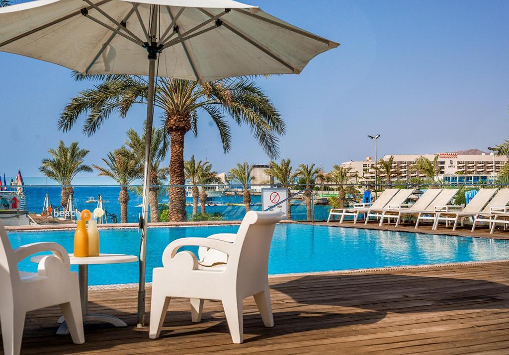 Bazén v ubytování Astral Maris Hotel nebo v jeho okolí