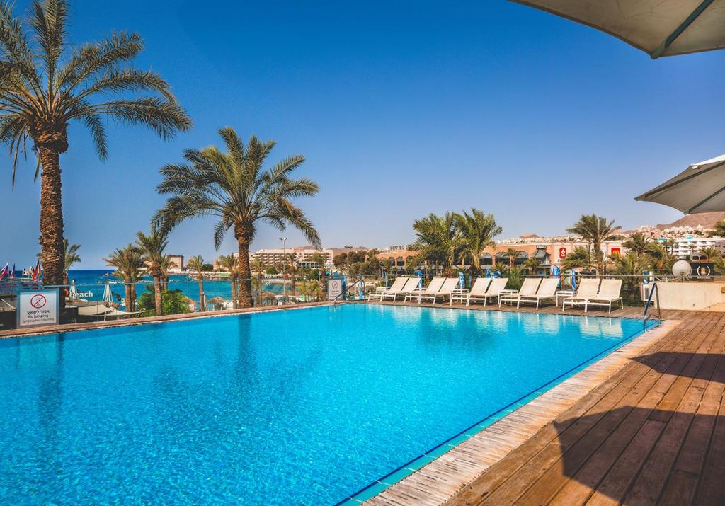 Bazén v ubytování Astral Maris Hotel nebo v jeho okolí