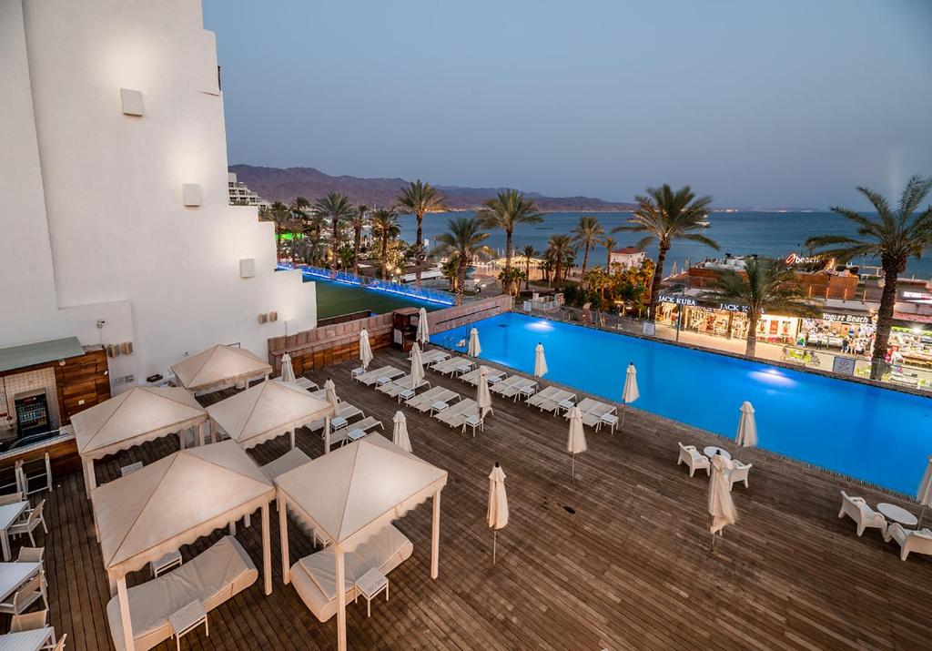 Bazén v ubytování Astral Maris Hotel nebo v jeho okolí