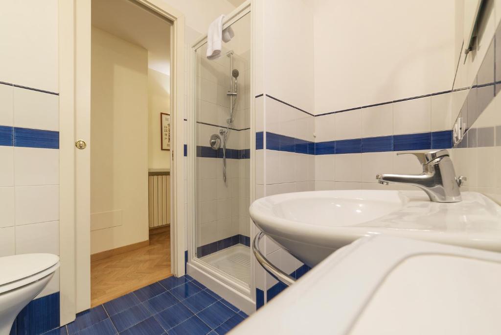 A bathroom at Casa Cornacchie - FromHometoRome