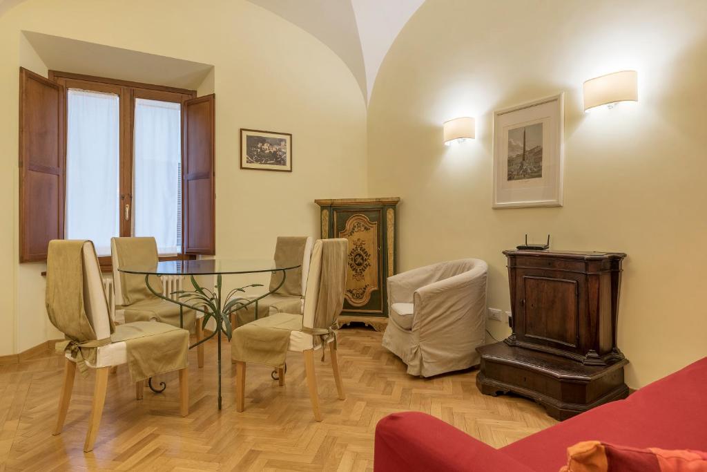 A seating area at Casa Cornacchie - FromHometoRome