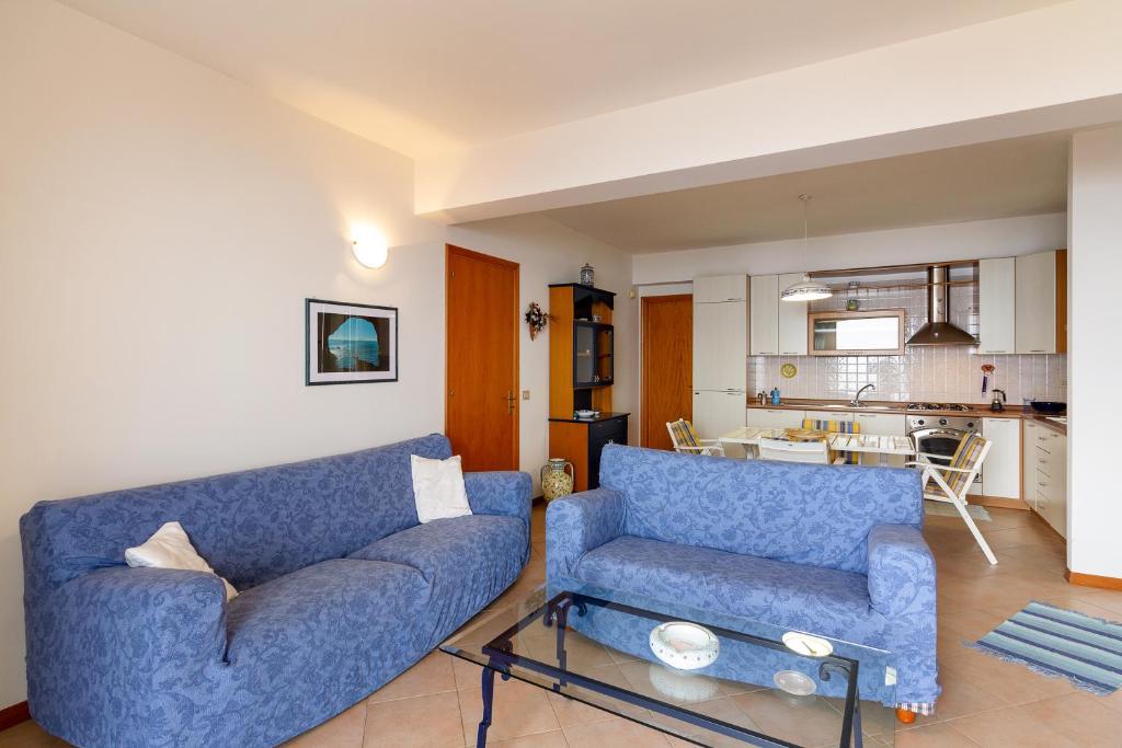 Posedenie v ubytovaní Fontana Vecchia Seaview Apartment