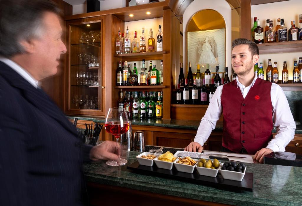 Lancaster Hotel - Resim 12