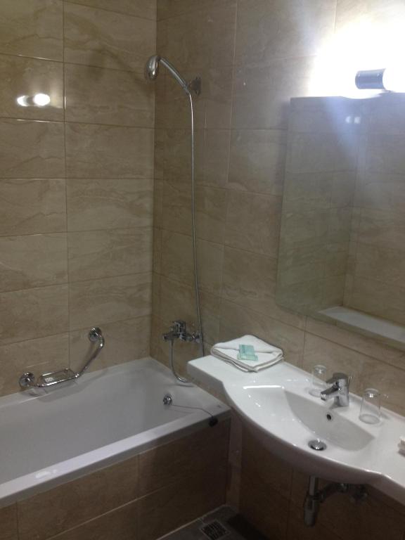 Grand Harbour Hotel - 1