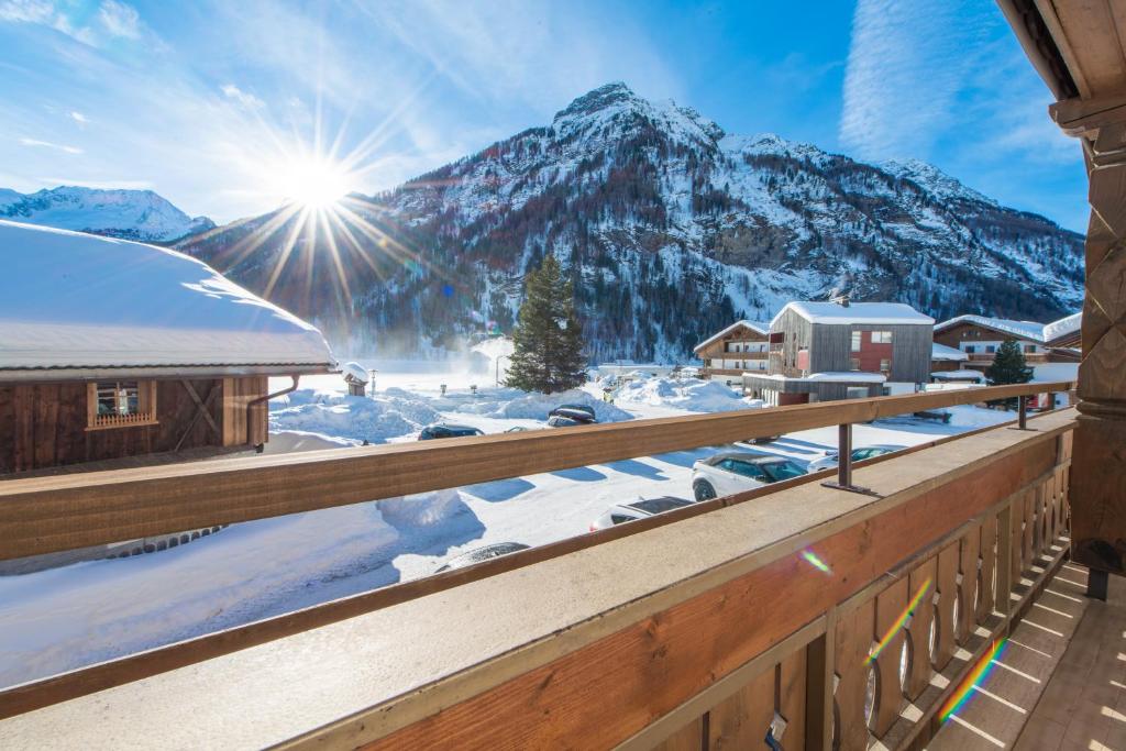 Nespecifikovaný výhled na hory nebo výhled na hory při pohledu z hotelu