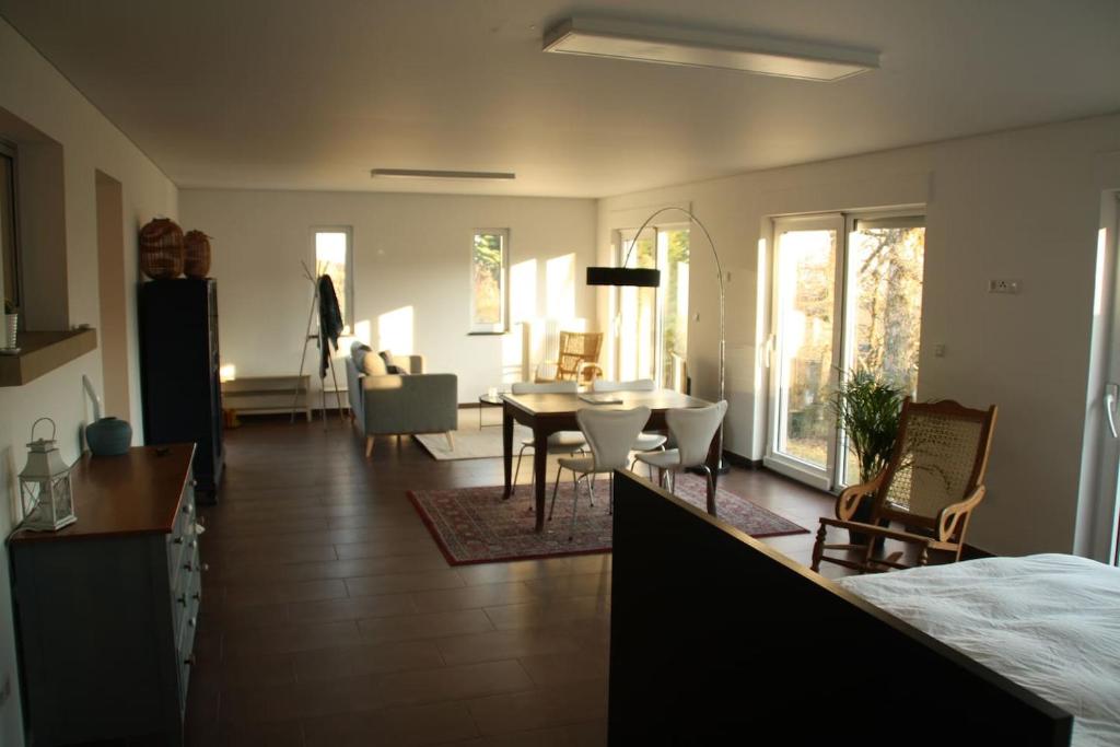 Spacious Studio minutes away Kirchberg & Lux Airport