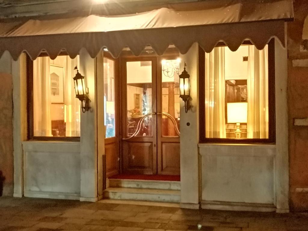 Fotografie z fotogalerie ubytování Hotel Falier v Benátkách
