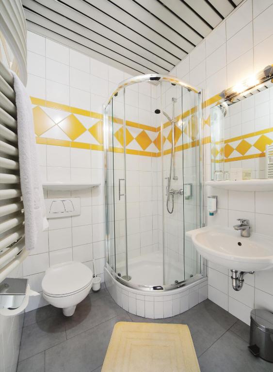 Koupelna v ubytování Hotel Römerstube