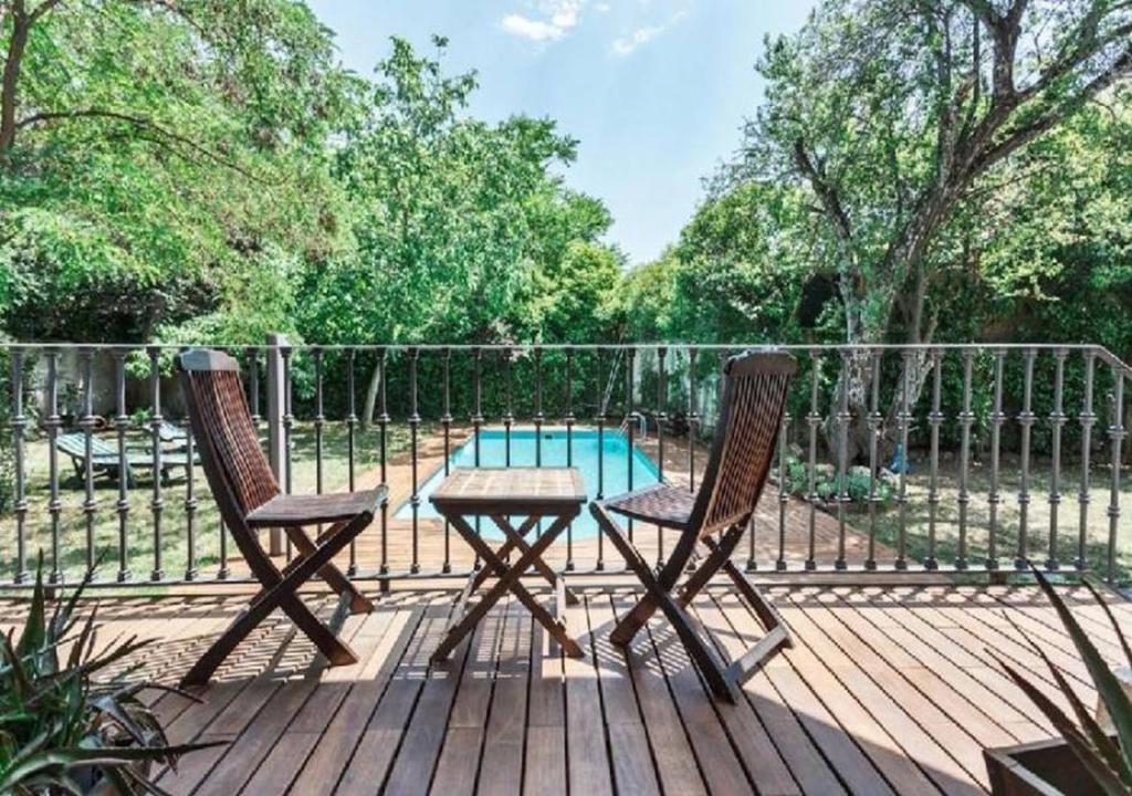 Zahrada ubytování Villa Ganbara, 5 minutos de Pamplona