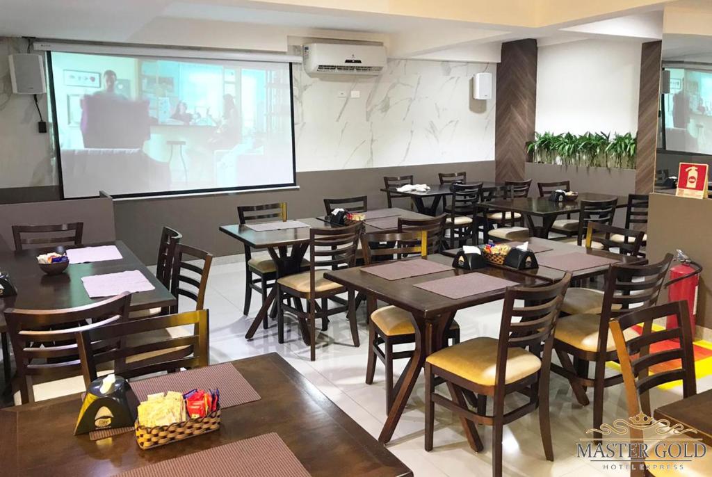  Master Gold Hotel Express