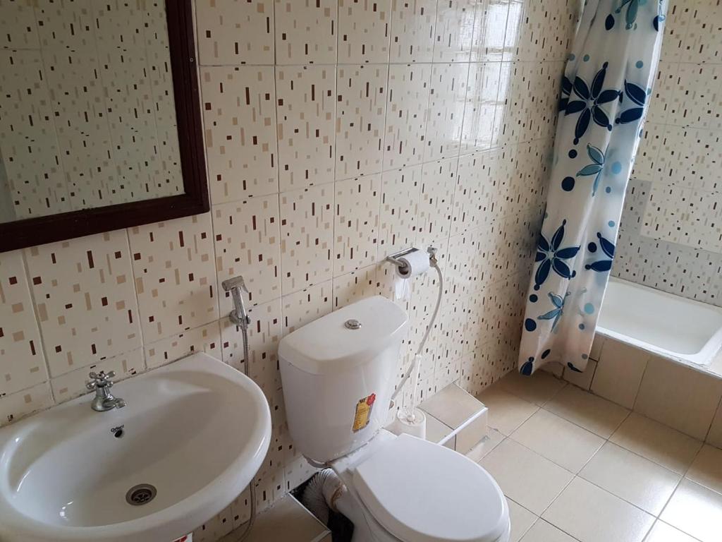 Koupelna v ubytování Hotel Embassy