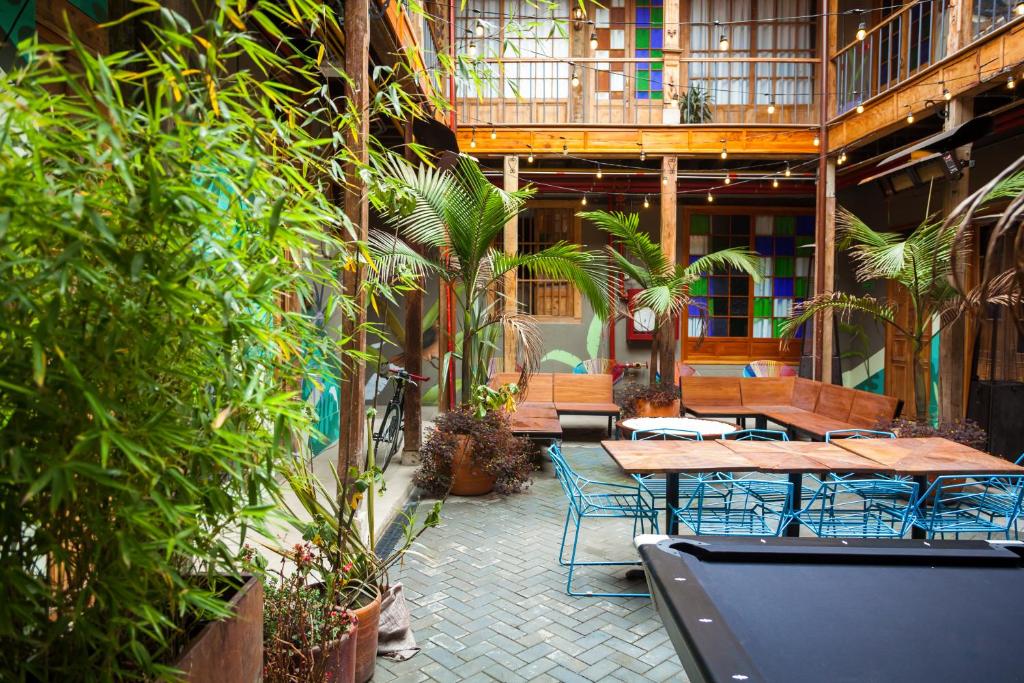 Patio nebo venkovní prostory v ubytování Socialtel Candelaria Bogotá