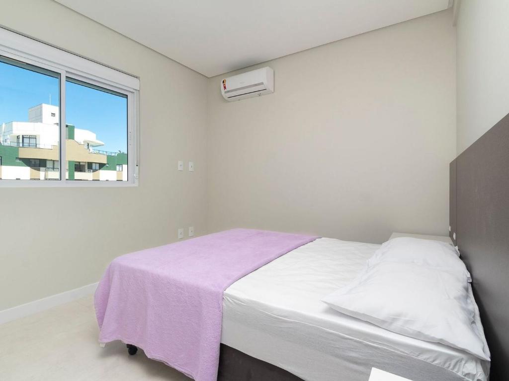  Aluguel Apartamento 3 Suítes a 80 metros da Praia Bombas