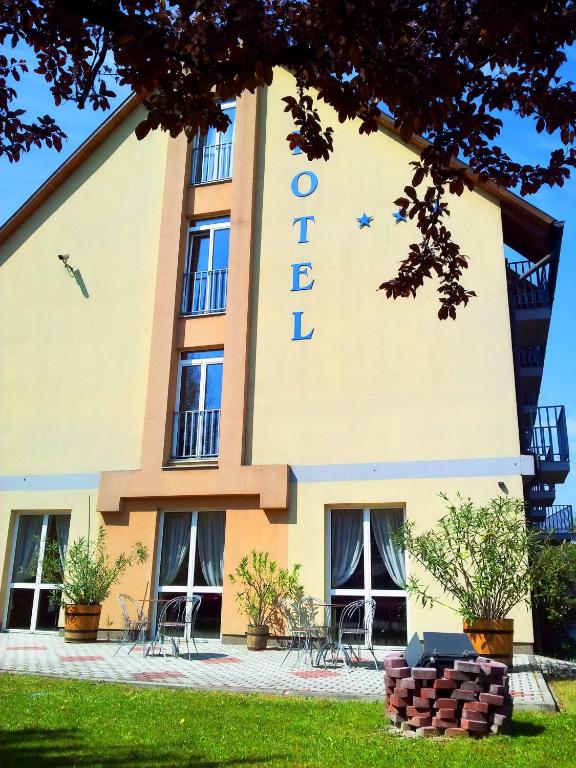 Budova, kde se hotel nachází
